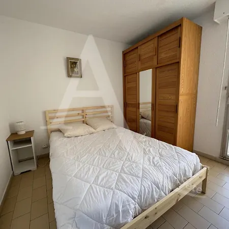 Front De 2 Parking Quartier Corniche Apartment *