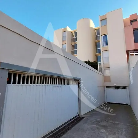 Front De 2 Parking Quartier Corniche